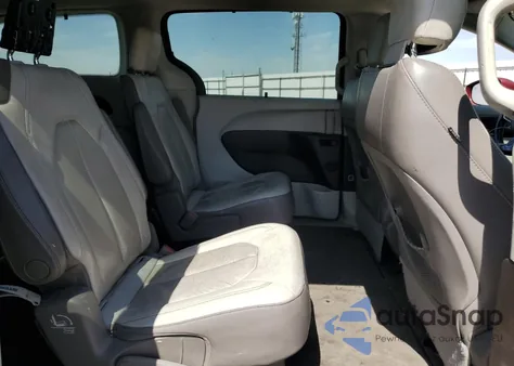 2017 Chrysler Pacifica Touring L z USA, uszkodzony, nr VIN 2C4RC1BG6HR621100